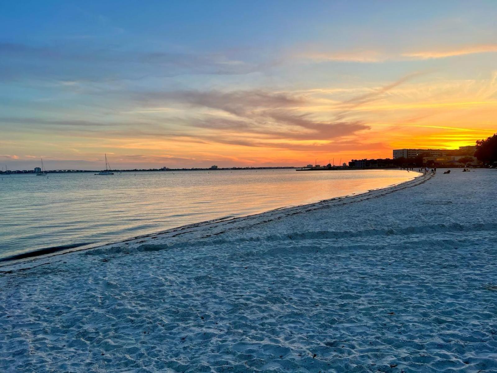 Lovely Vacation Home 1 Block From Beach & Downtown Gulfport St. Petersburg Ngoại thất bức ảnh